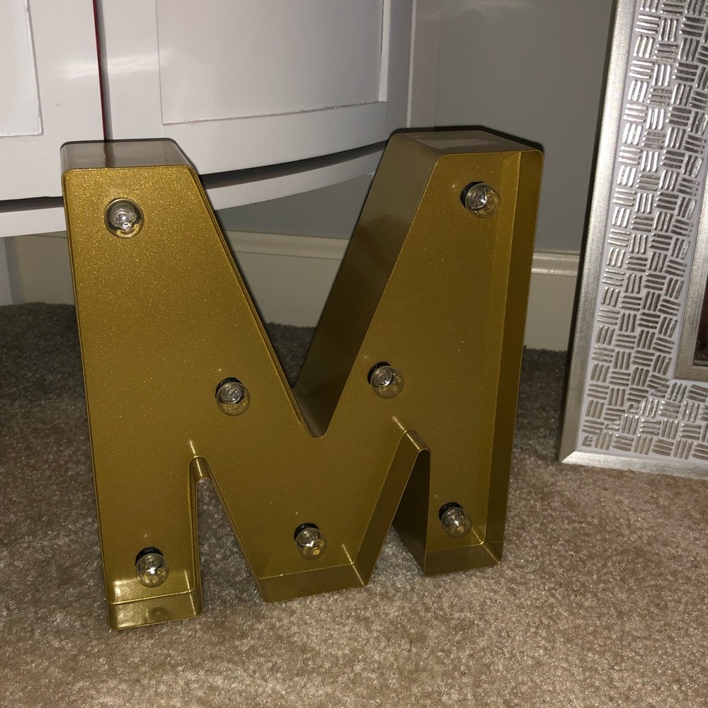 Light up M